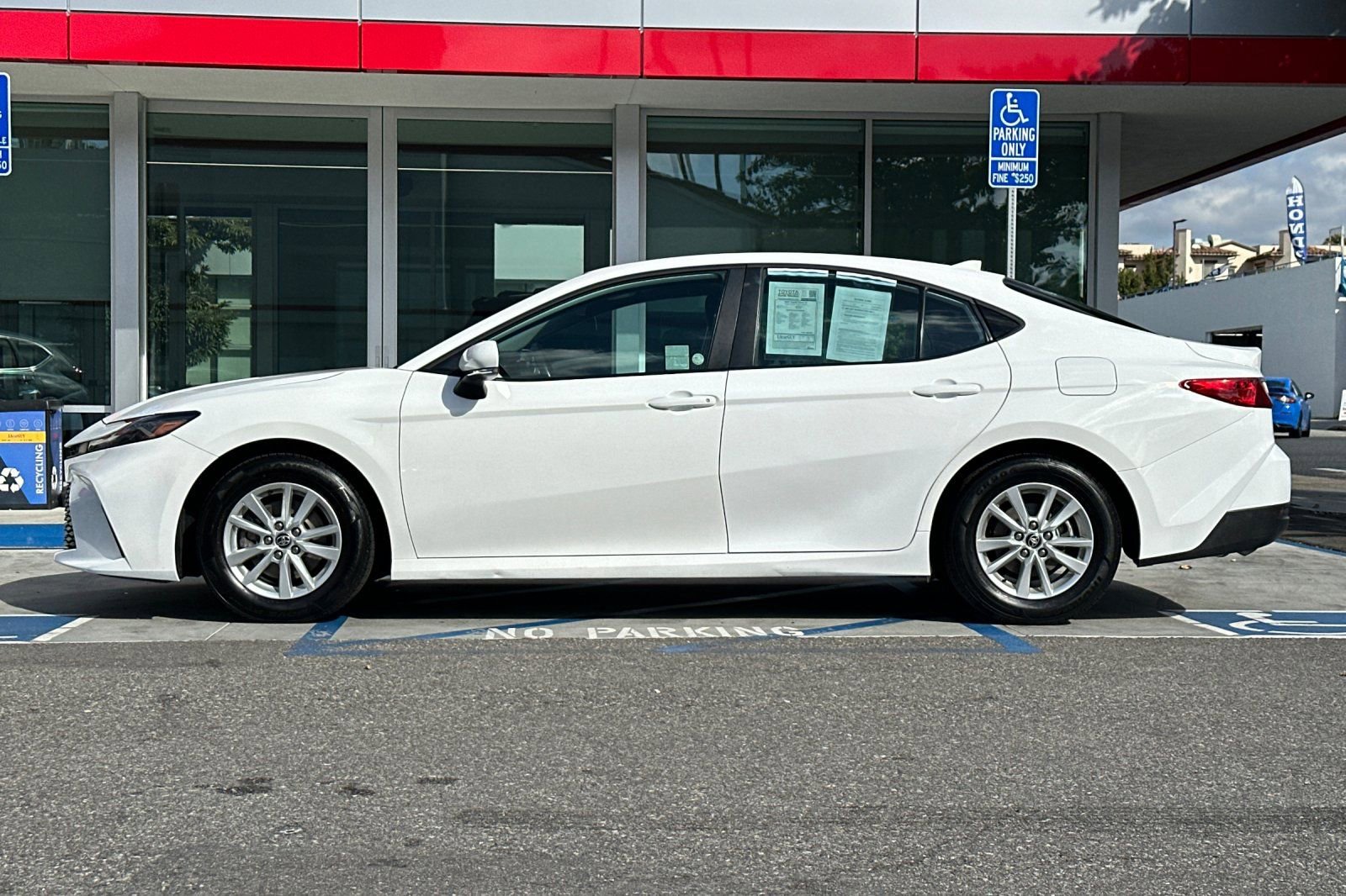 Certified 2025 Toyota Camry SE FWD image 7