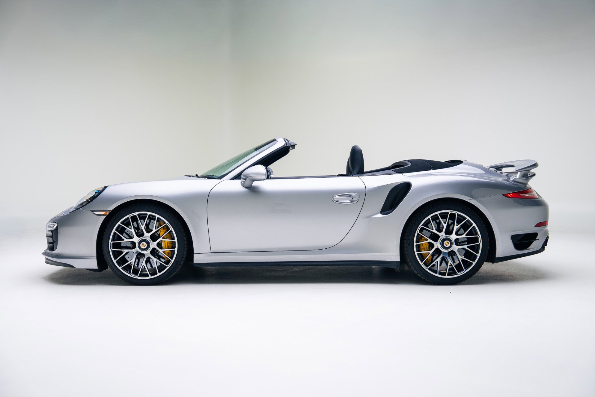 Used 2016 Porsche 911 Turbo S image 13