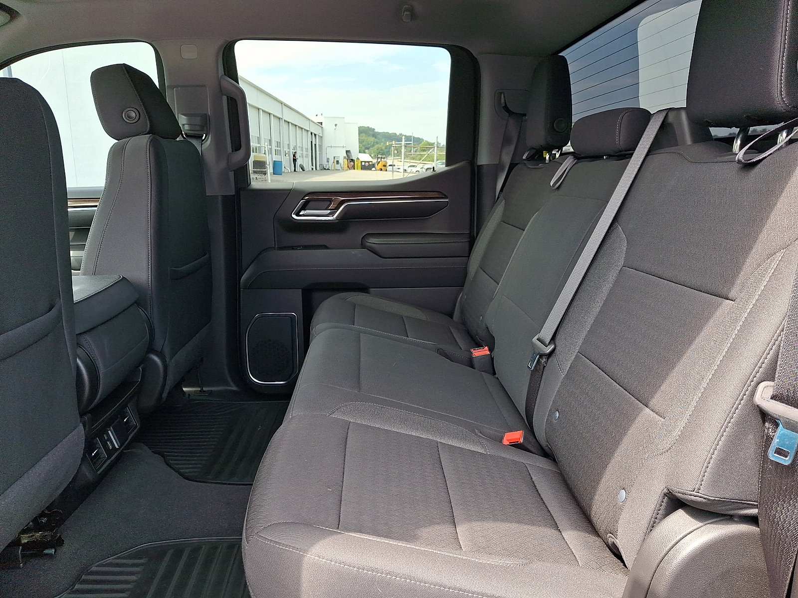 Certified 2024 Chevrolet Silverado 1500 LT AWD/4WD image 10