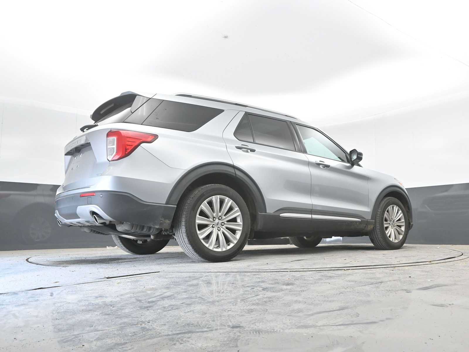 Used 2020 Ford Explorer Limited AWD/4WD image 34