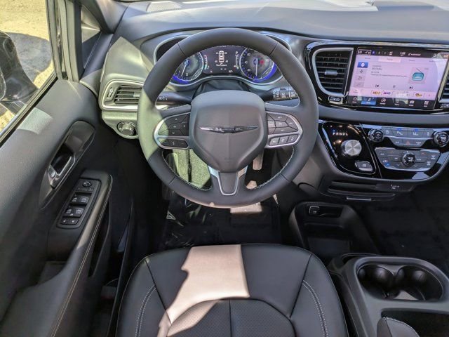 New 2026 Chrysler Voyager LX FWD image 14