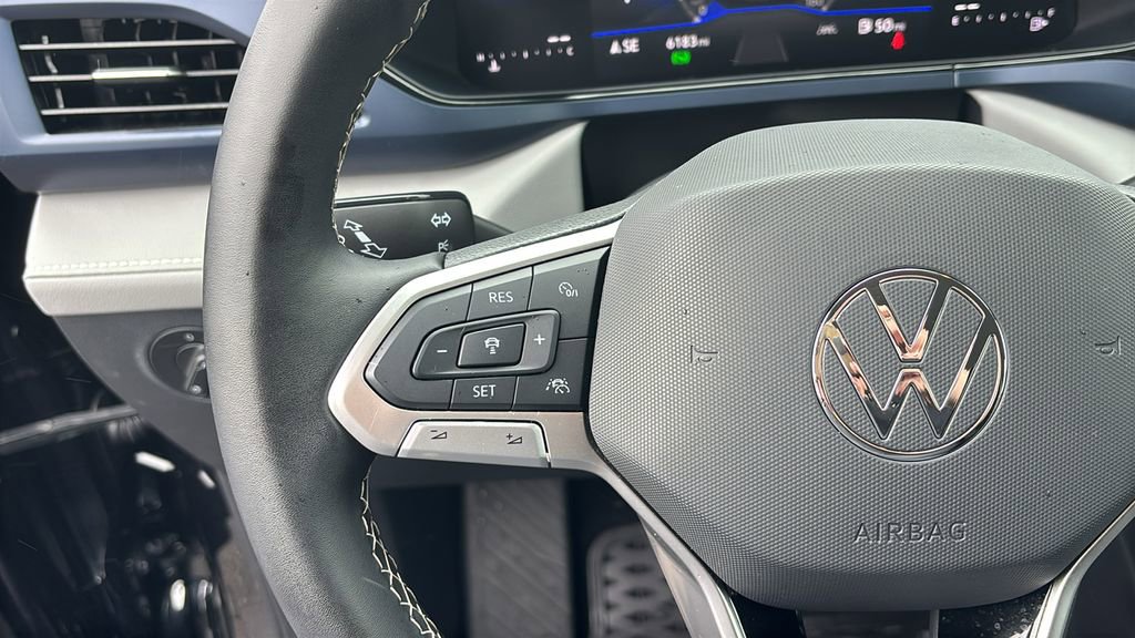 Used 2024 Volkswagen Taos SE image 17