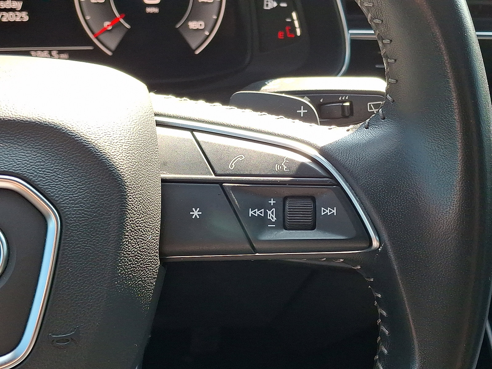 Used 2019 Audi Q8 Premium Plus w/ Premium Plus image 22