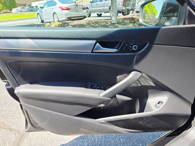 Used 2015 Volkswagen Passat 1.8T Limited Edition image 29