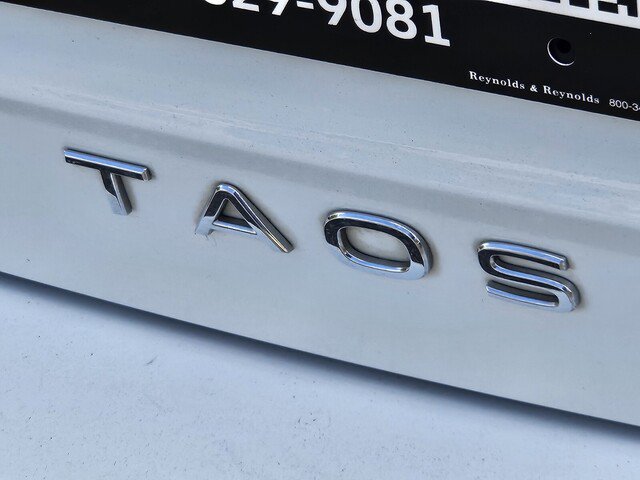 Used 2024 Volkswagen Taos SE FWD image 43