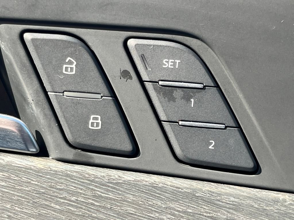 Used 2017 Audi A4 2.0T Premium Plus w/ Premium Plus Package image 28