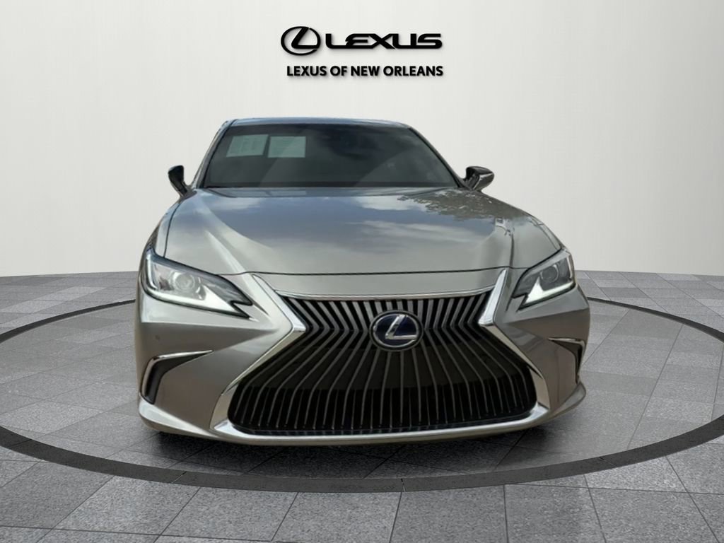 Certified 2021 Lexus ES 300h w/ Premium Package image 2
