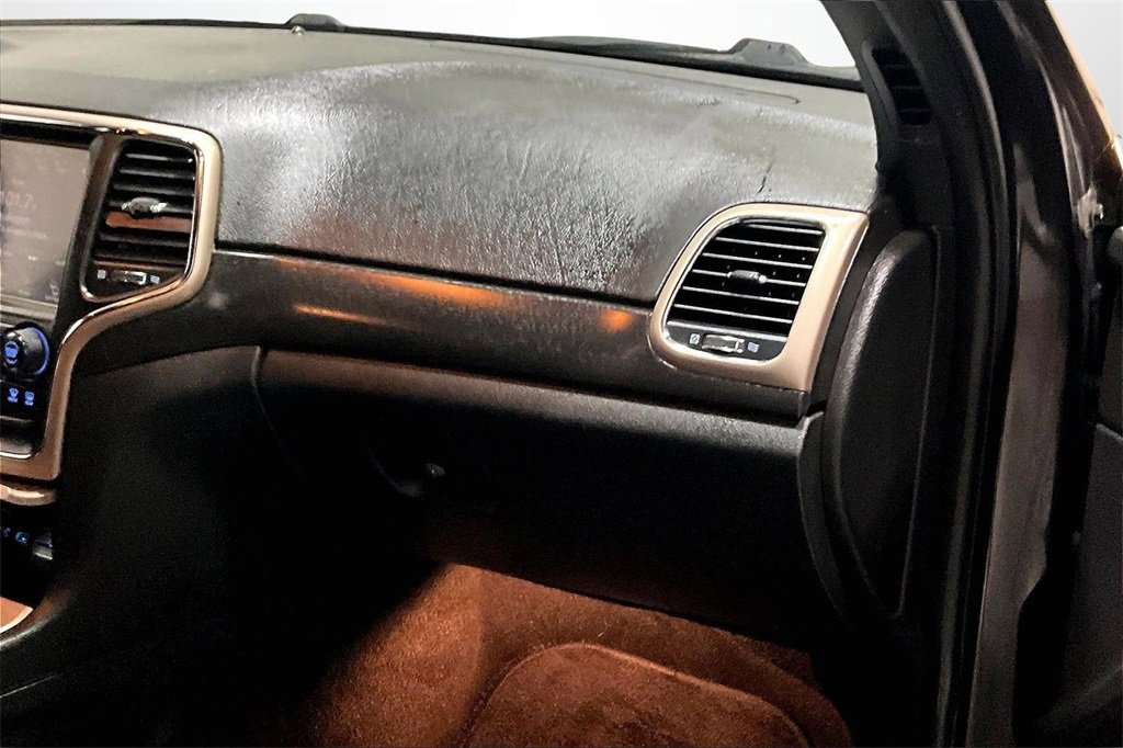 Used 2015 Jeep Grand Cherokee Laredo image 25