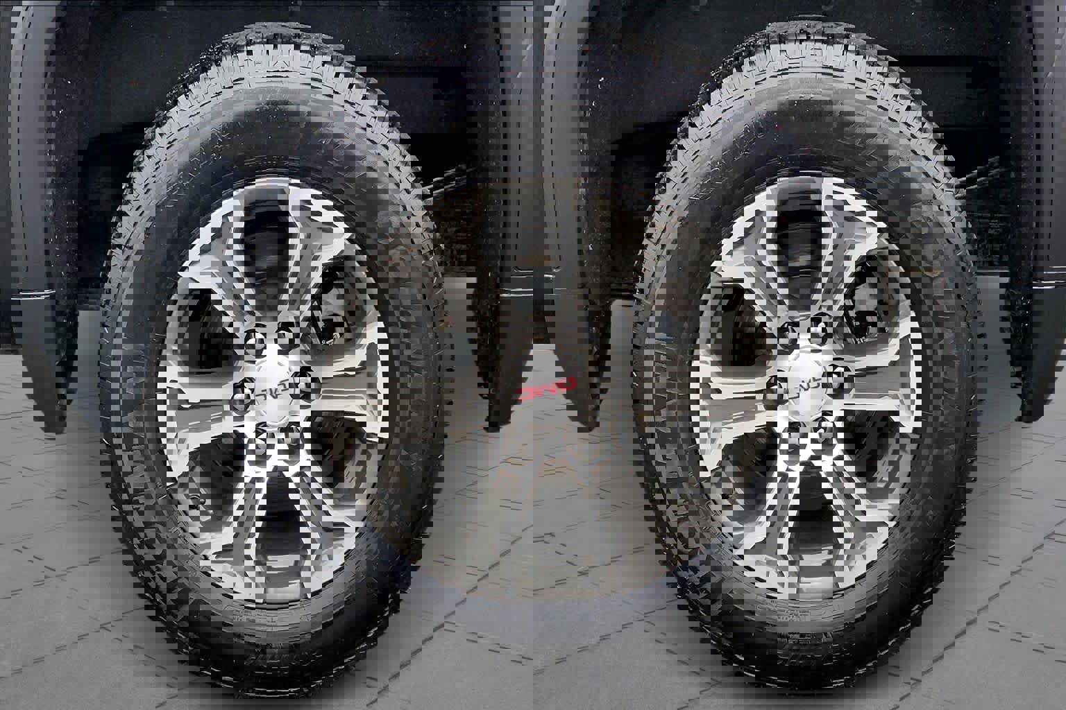 Used 2025 GMC Sierra 1500 SLT image 10