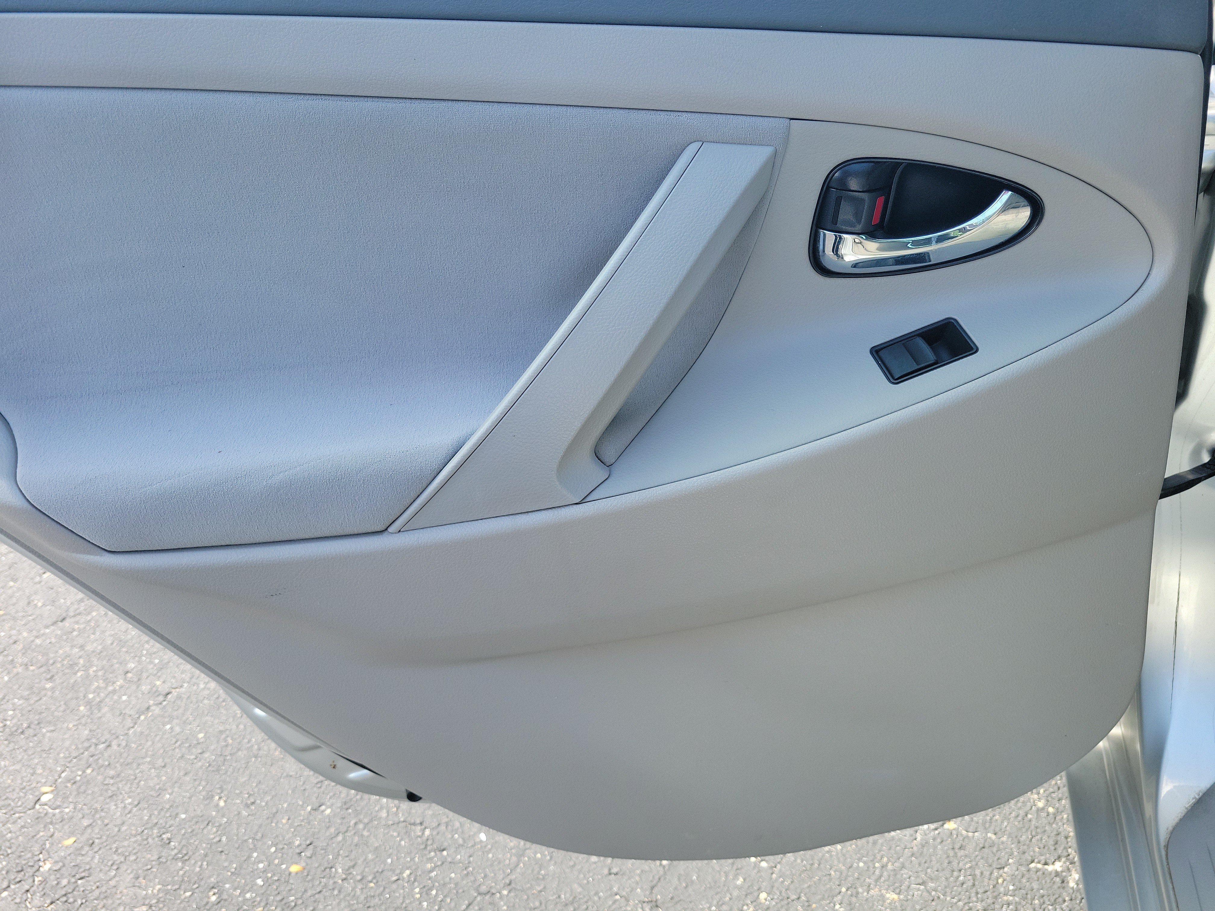 Used 2008 Toyota Camry LE FWD image 12
