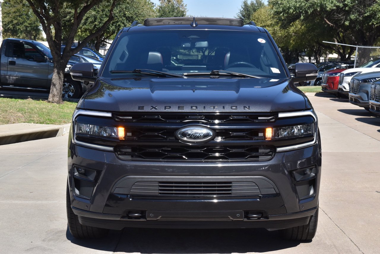 Certified 2023 Ford Expedition Limited AWD/4WD image 3