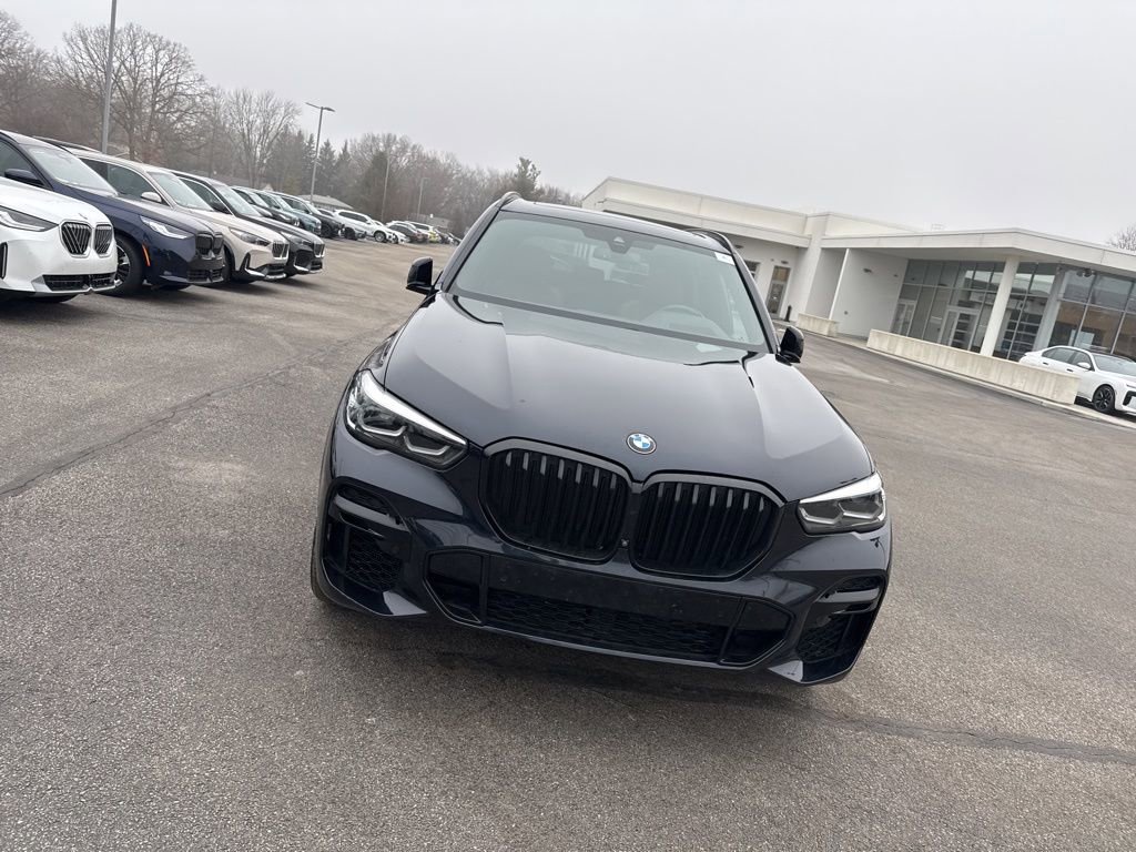 Used 2022 BMW X5 xDrive40i w/ M Sport Package image 2
