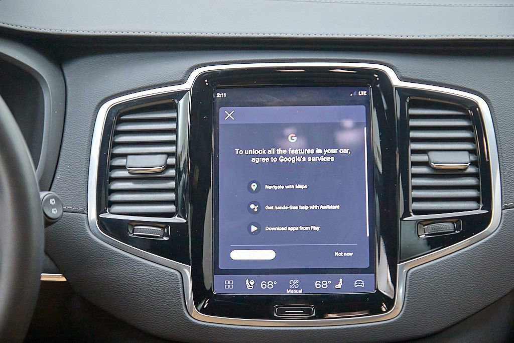 Certified 2024 Volvo XC90 B6 Ultimate w/ Lounge Package image 30