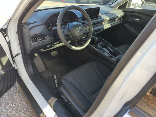 Certified 2025 Honda Accord SE image 10