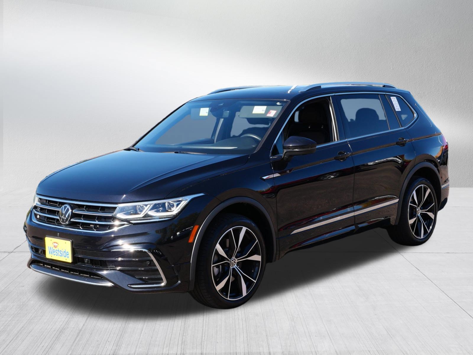 Certified 2024 Volkswagen Tiguan SEL R-Line AWD/4WD image 3