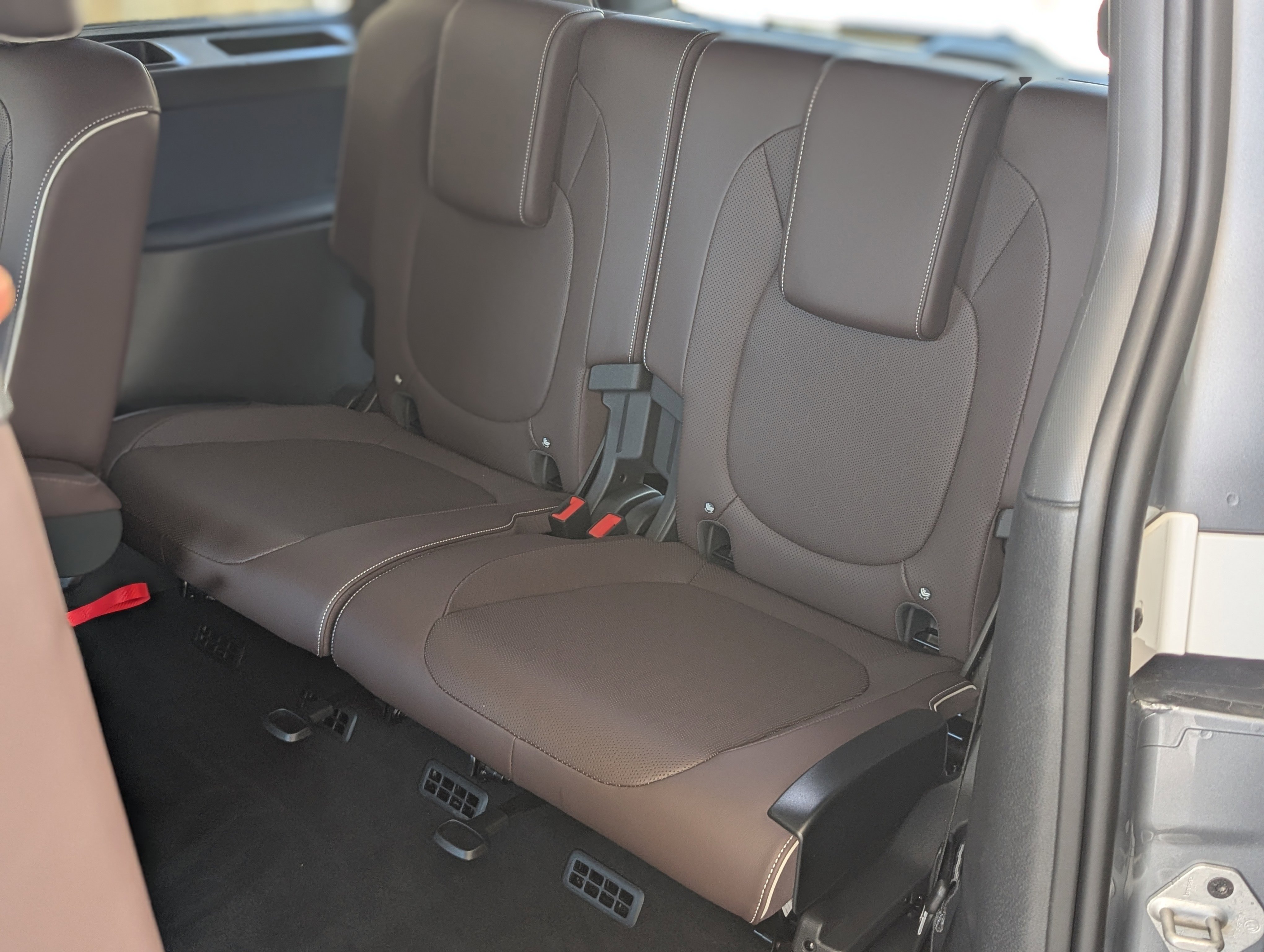 Used 2025 Volkswagen ID. Buzz Pro S Plus RWD image 19