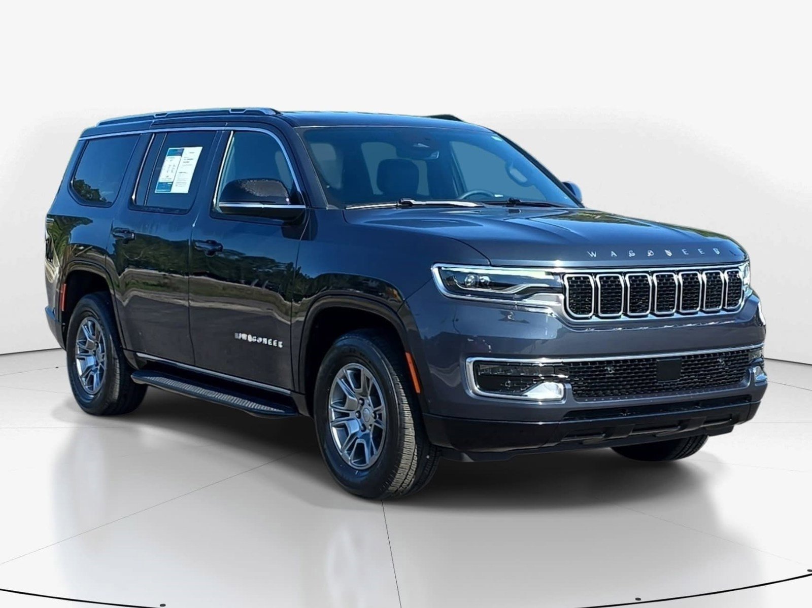 Used 2024 Jeep Wagoneer 4WD image 2