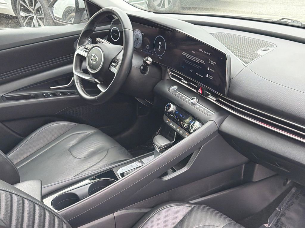 Used 2023 Hyundai Elantra Limited FWD image 10