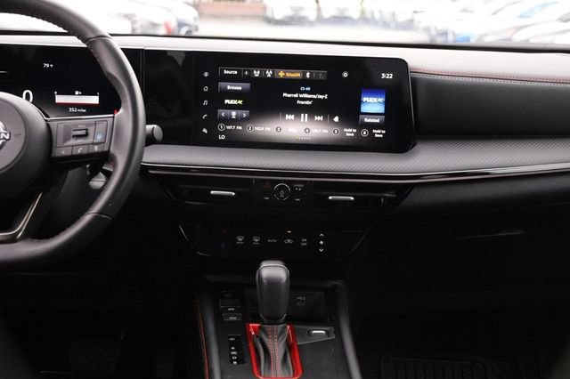 Certified 2025 Nissan Kicks SR FWD image 25