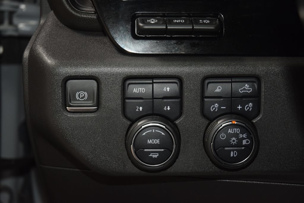 Used 2024 Chevrolet Silverado 1500 ZR2 w/ Technology Package AWD/4WD image 41