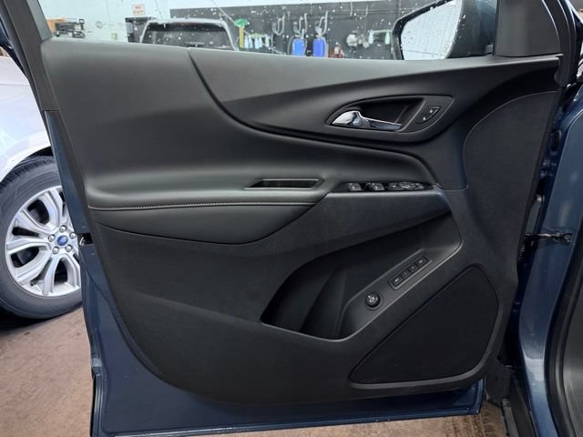 Used 2024 Chevrolet Equinox Premier AWD/4WD image 13