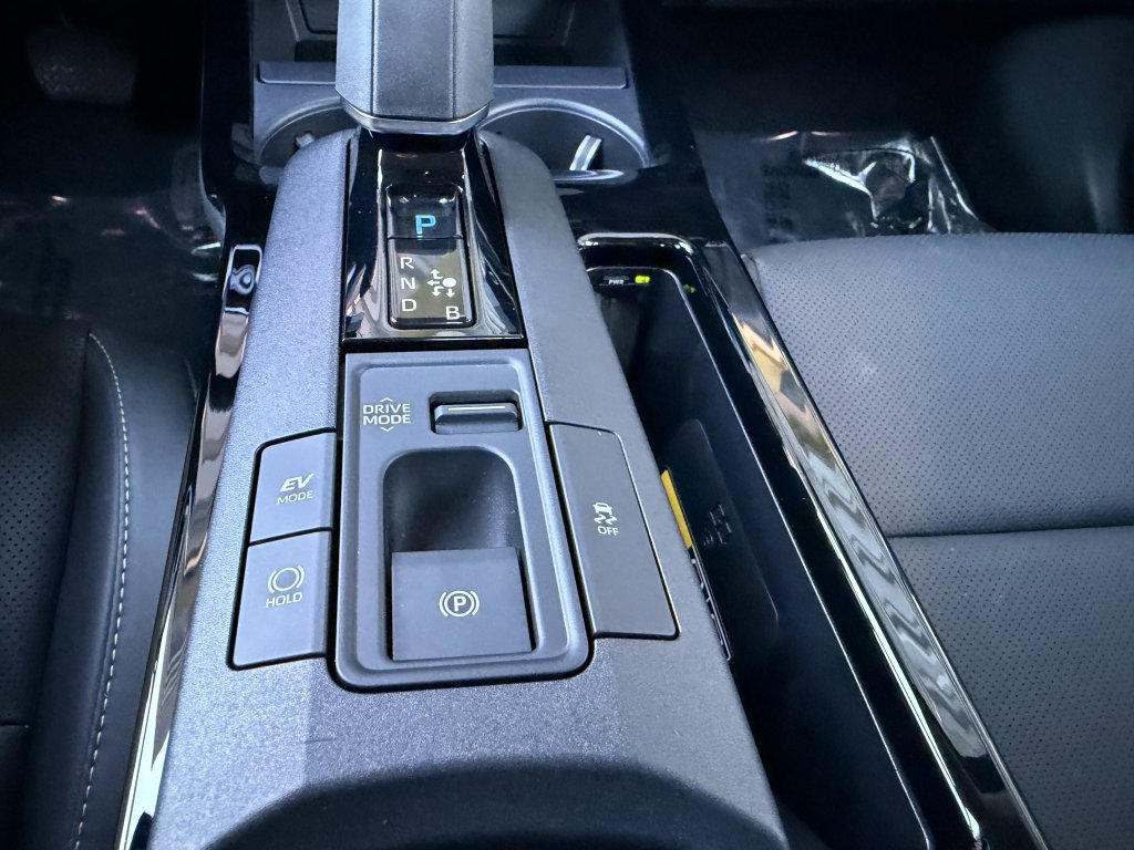 Used 2024 Toyota Prius XLE image 22