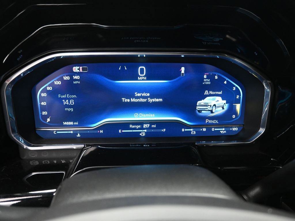 Used 2024 Chevrolet Silverado 1500 LT image 3