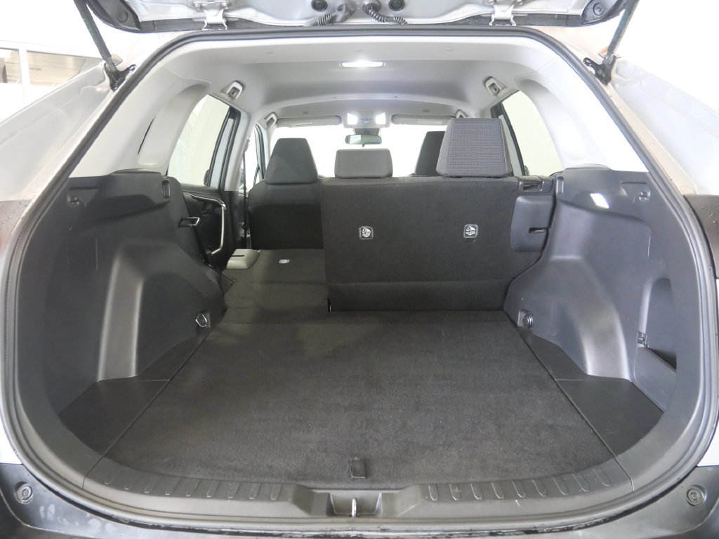 Used 2025 Toyota RAV4 LE AWD/4WD image 26