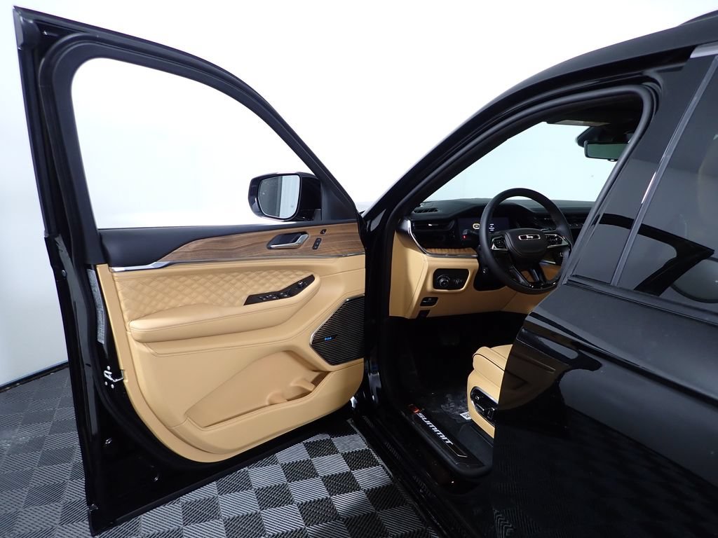 New 2026 Jeep Grand Cherokee L Summit w/ Obsidian Package AWD/4WD image 24
