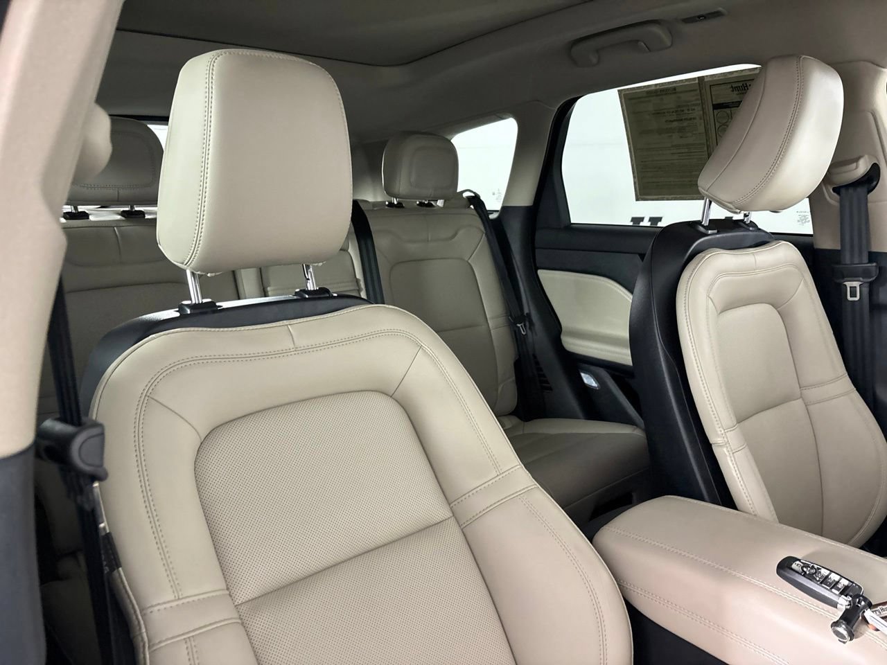 Used 2026 Lincoln Corsair Premiere FWD image 30