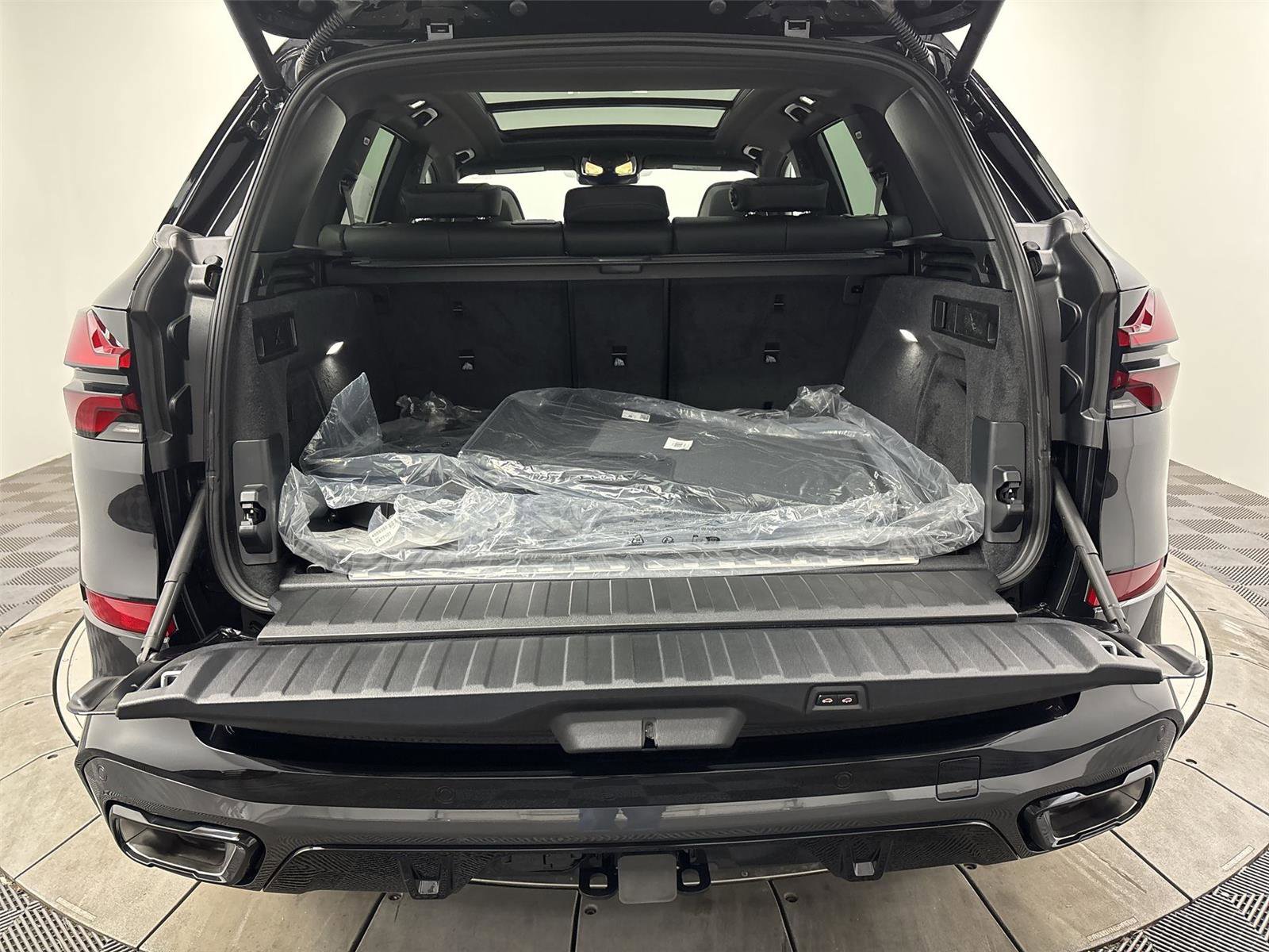 New 2026 BMW X5 xDrive50e image 21