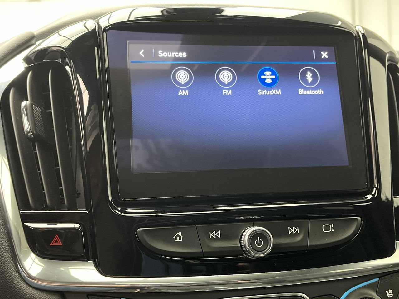 Certified 2023 Chevrolet Traverse Premier w/ LPO, Cargo Package AWD/4WD image 21