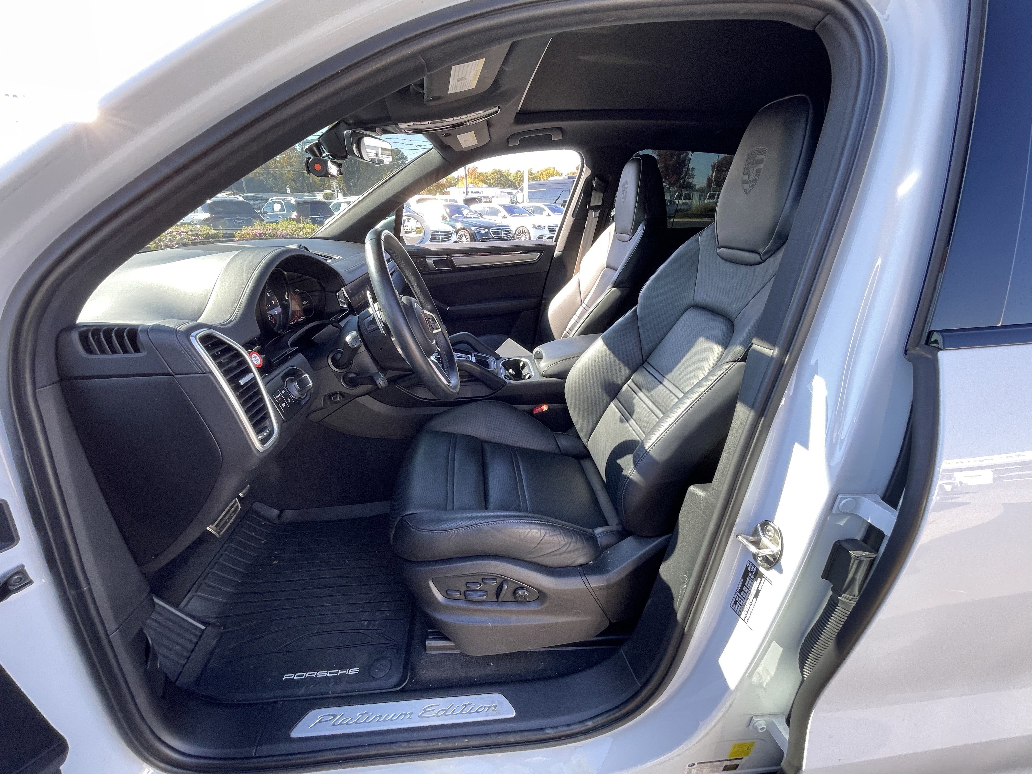 Used 2023 Porsche Cayenne S image 16