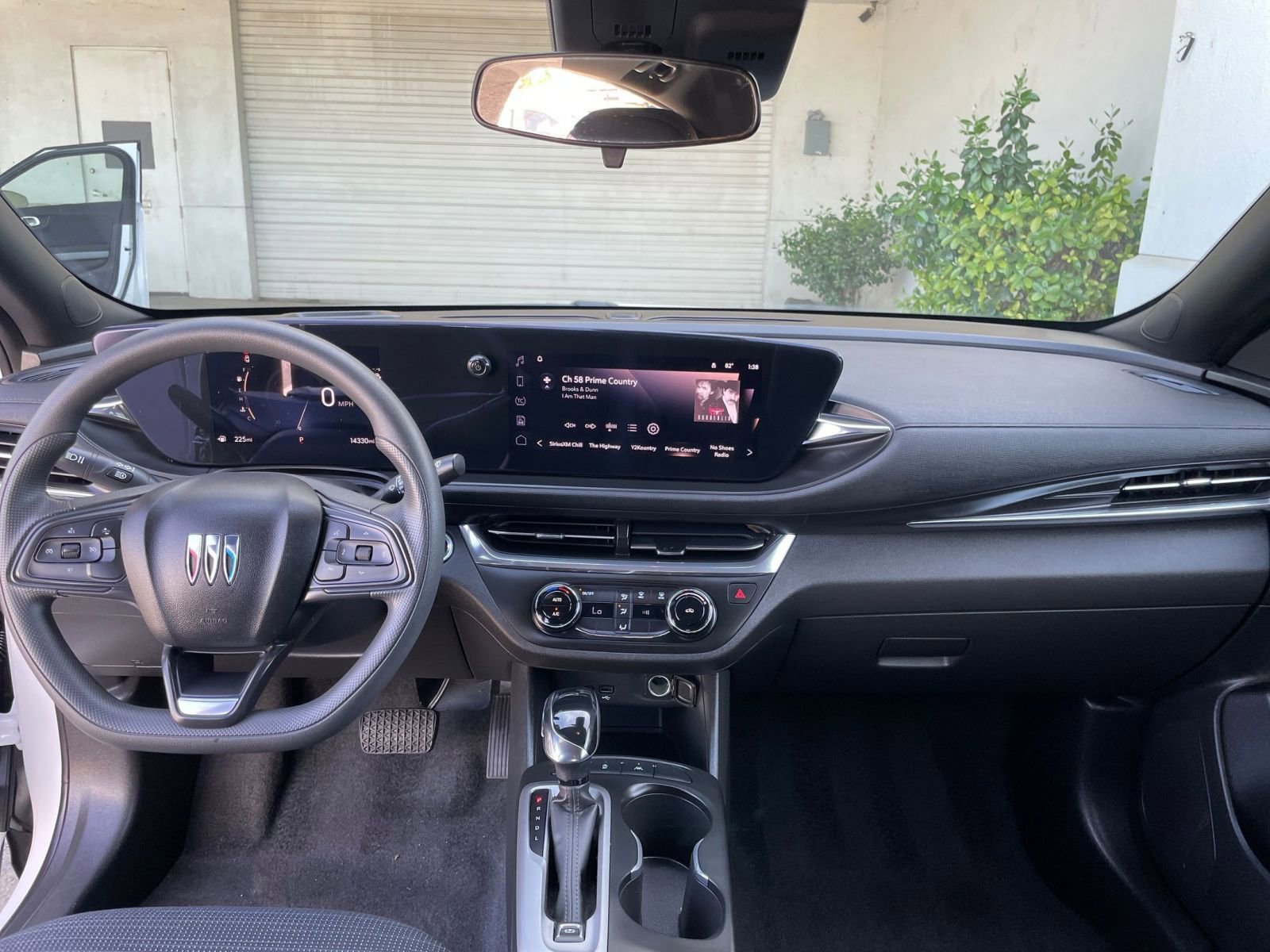 Used 2025 Buick Envista Preferred image 33