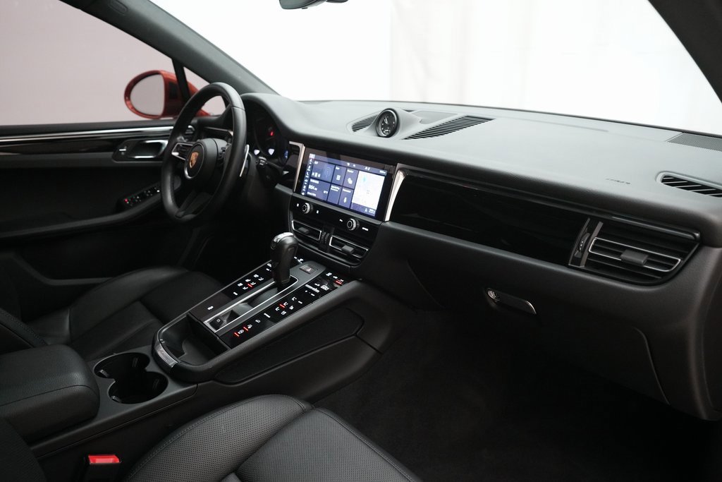 Used 2023 Porsche Macan image 26