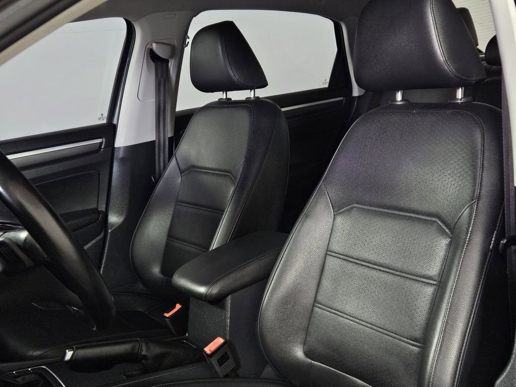 Used 2017 Volkswagen Passat 1.8T R-Line FWD image 22