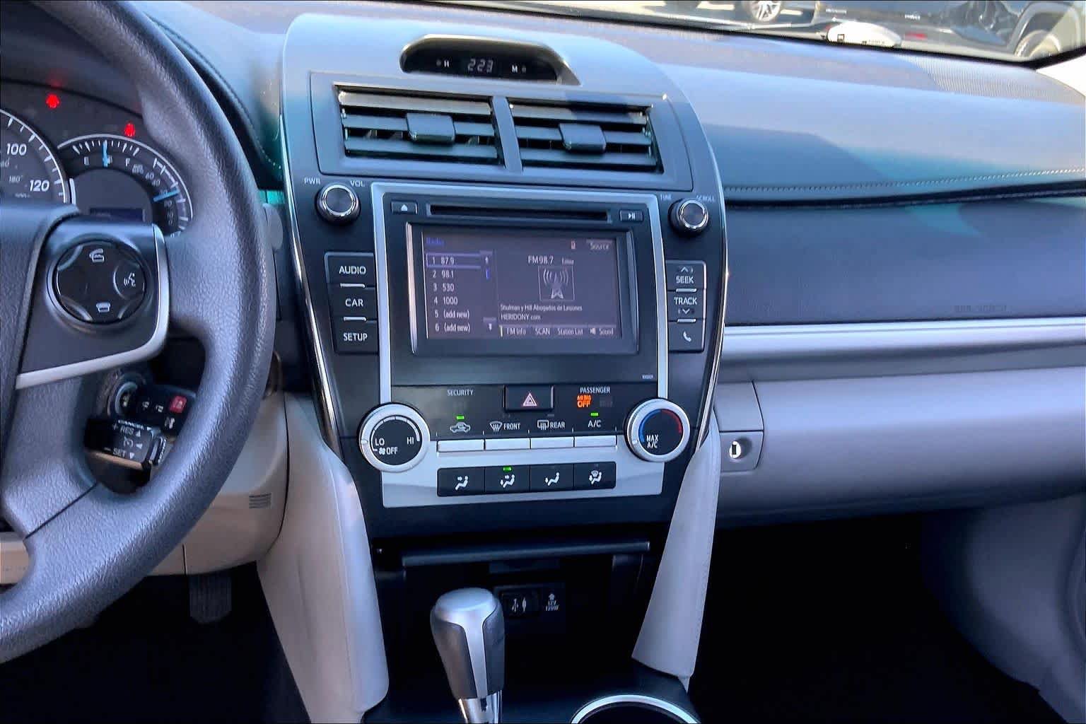 Used 2014 Toyota Camry LE FWD image 6