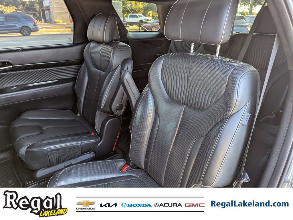 Used 2023 Hyundai Palisade Calligraphy image 16