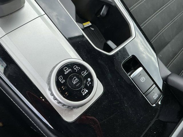 Used 2025 Mitsubishi Outlander SE image 20