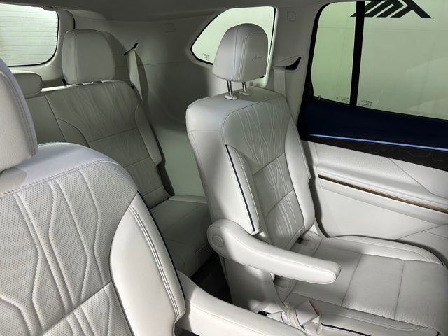 Used 2025 Buick Enclave Avenir w/ Super Cruise Package image 12