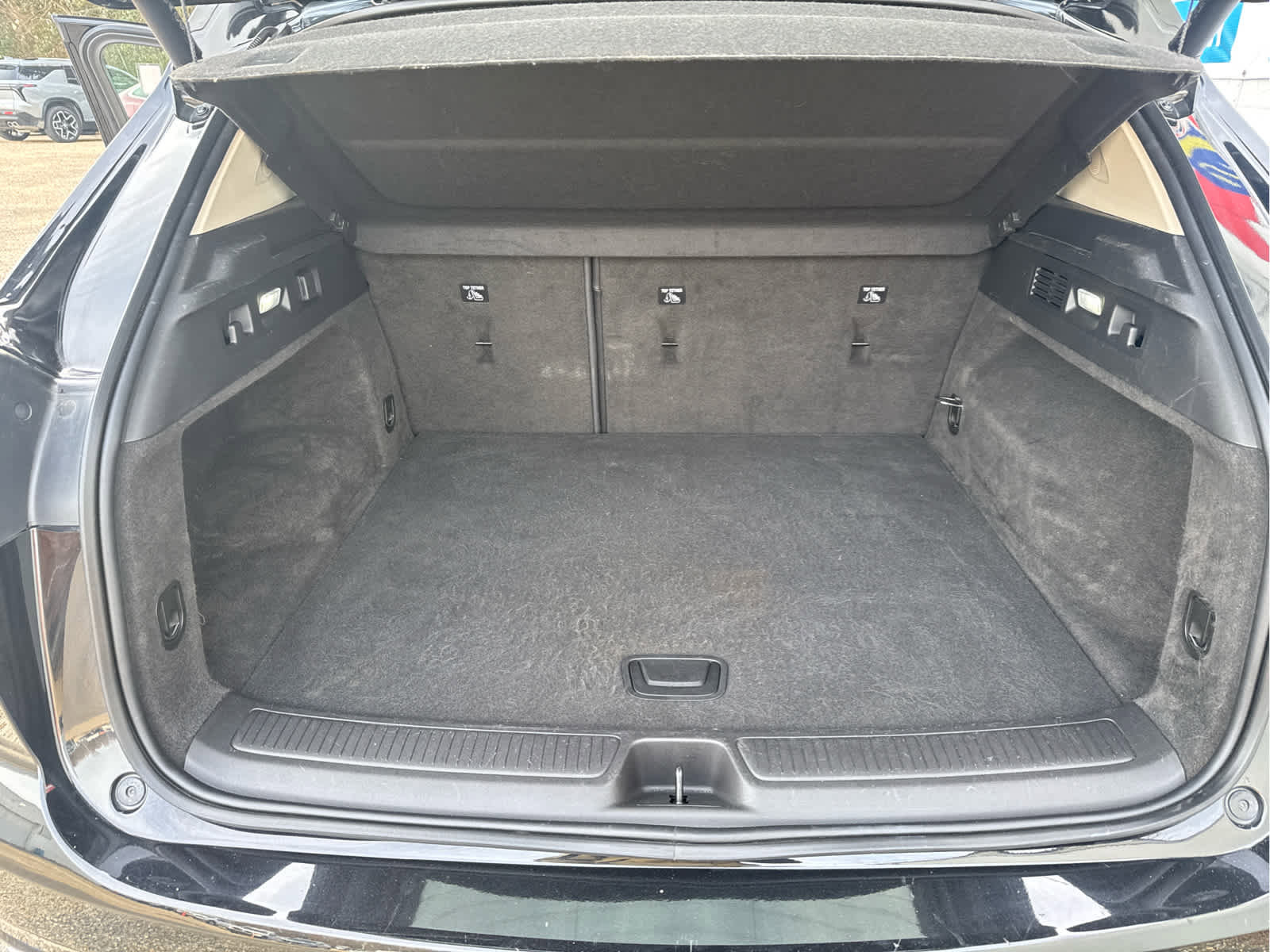 Used 2023 Buick Envision Avenir image 35