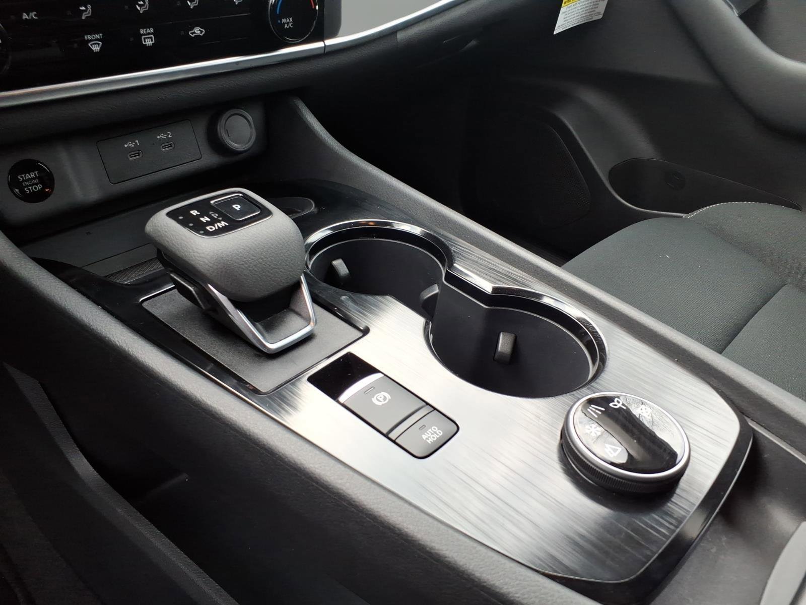 Used 2025 Nissan Rogue S image 16