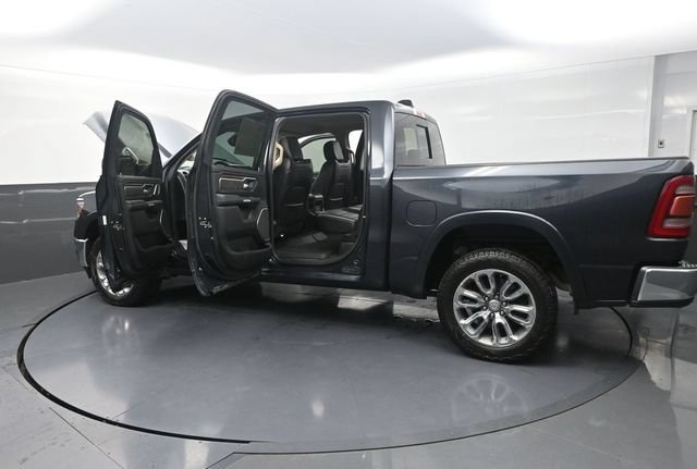 Used 2019 RAM 1500 Laramie AWD/4WD image 34