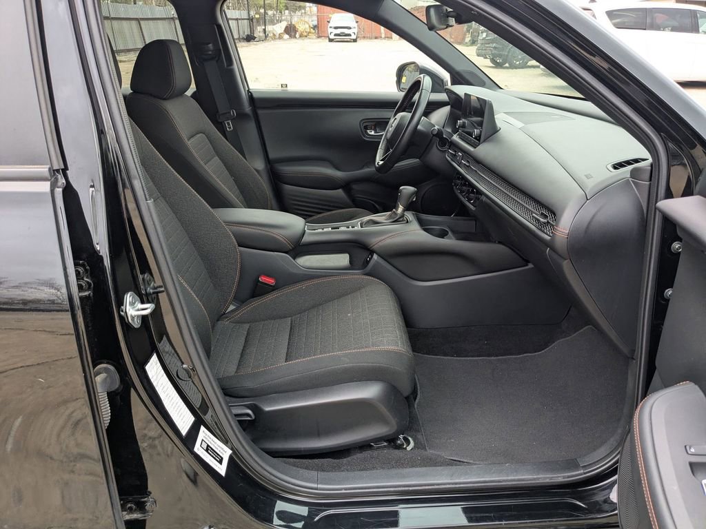 Used 2025 Honda HR-V Sport image 29