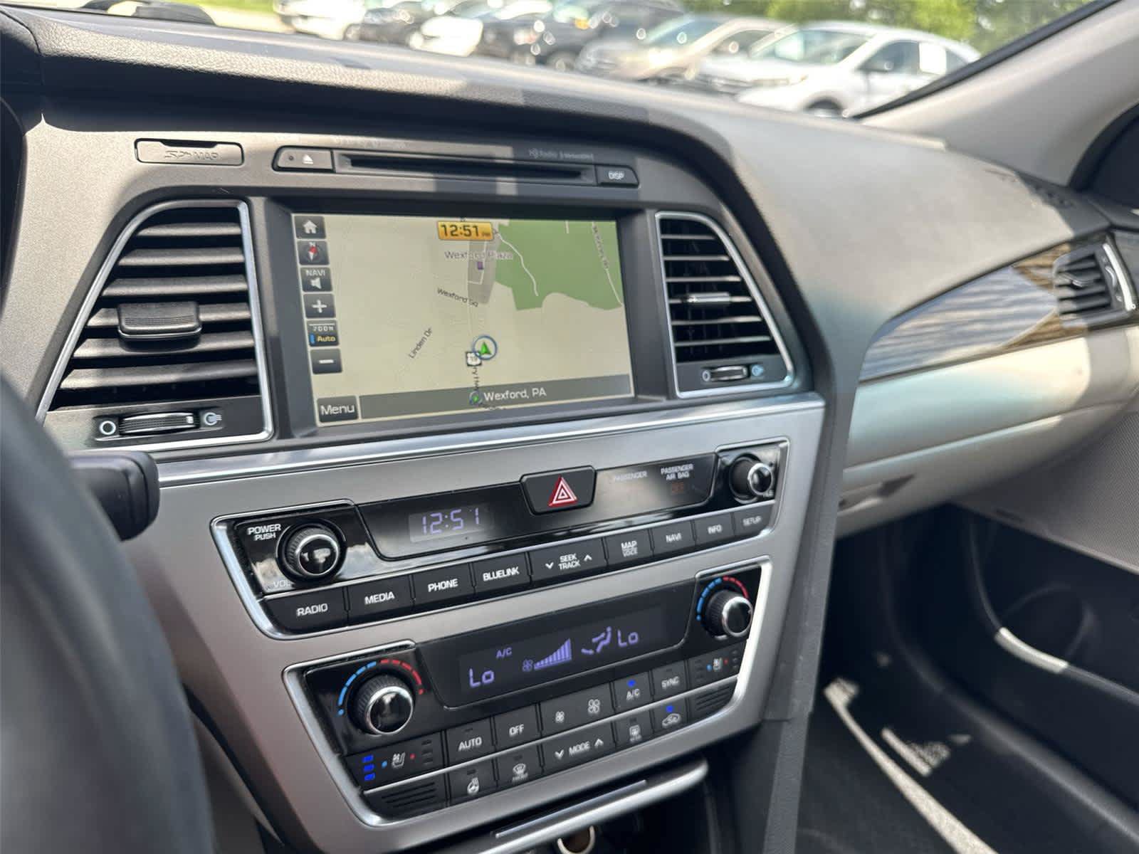 Used 2016 Hyundai Sonata Limited w/ Option Group 05 FWD image 22