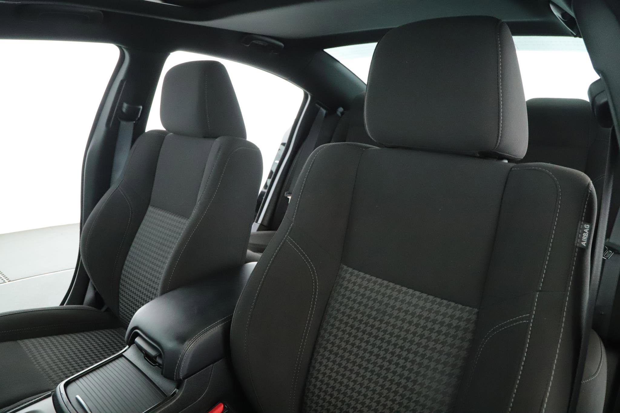 Used 2023 Dodge Charger SXT w/ Blacktop Package image 4