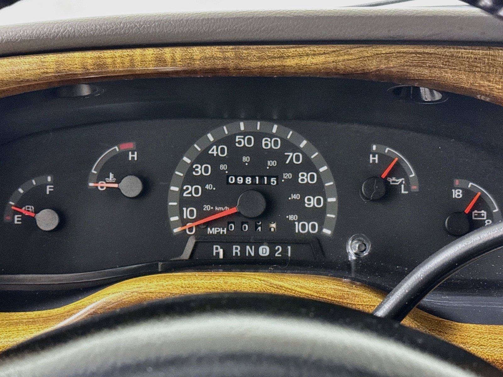 Used 2001 Ford E-150 and Econoline 150 RWD image 10