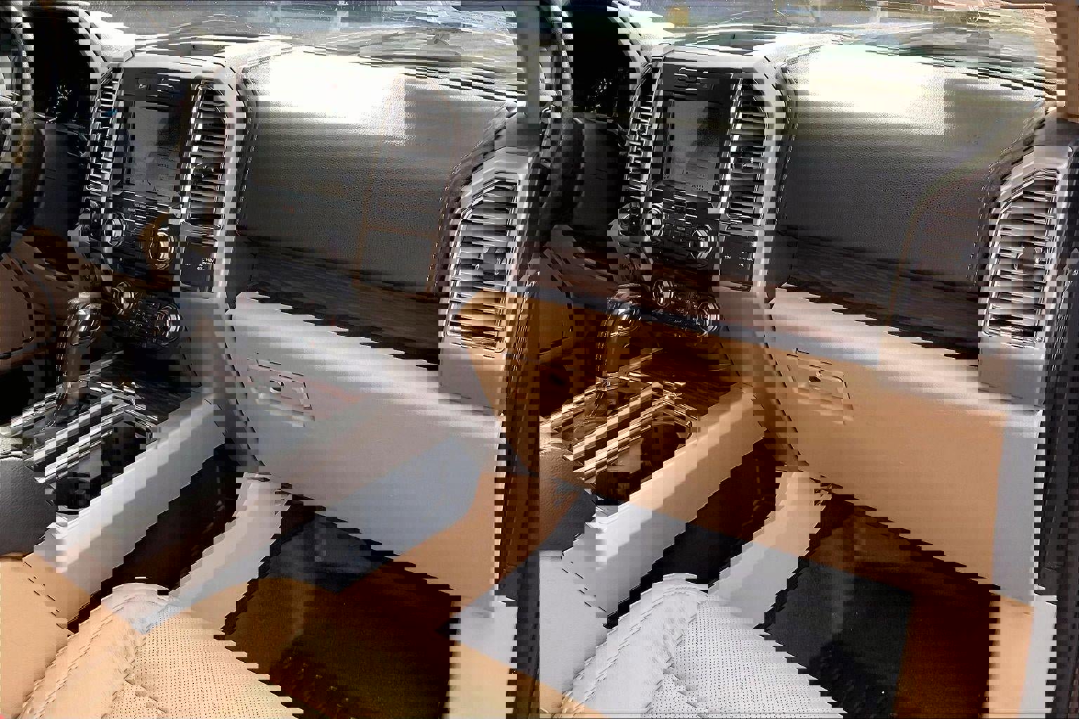 Used 2016 Ford F150 Lariat w/ Equipment Group 502A Luxury image 19