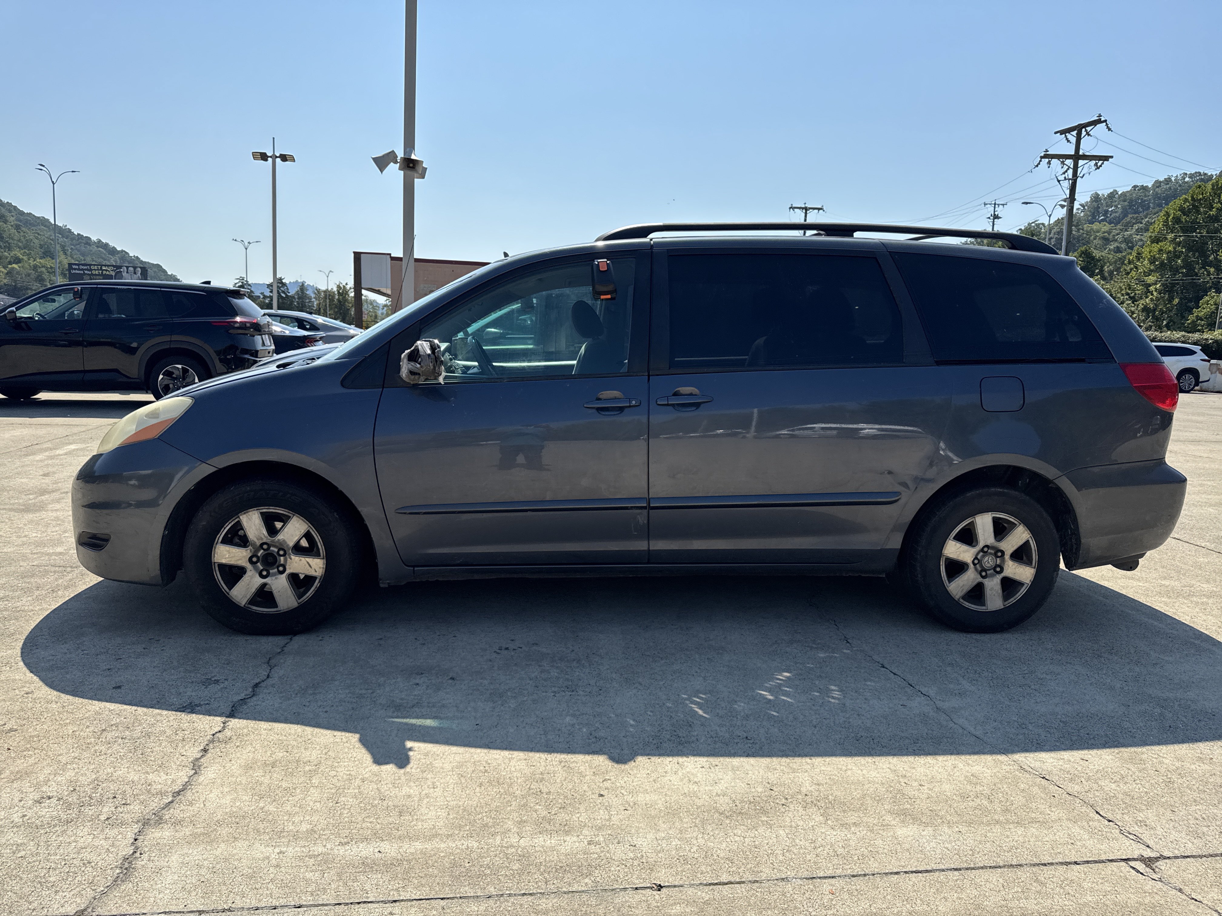 Used 2009 Toyota Sienna LE FWD image 4