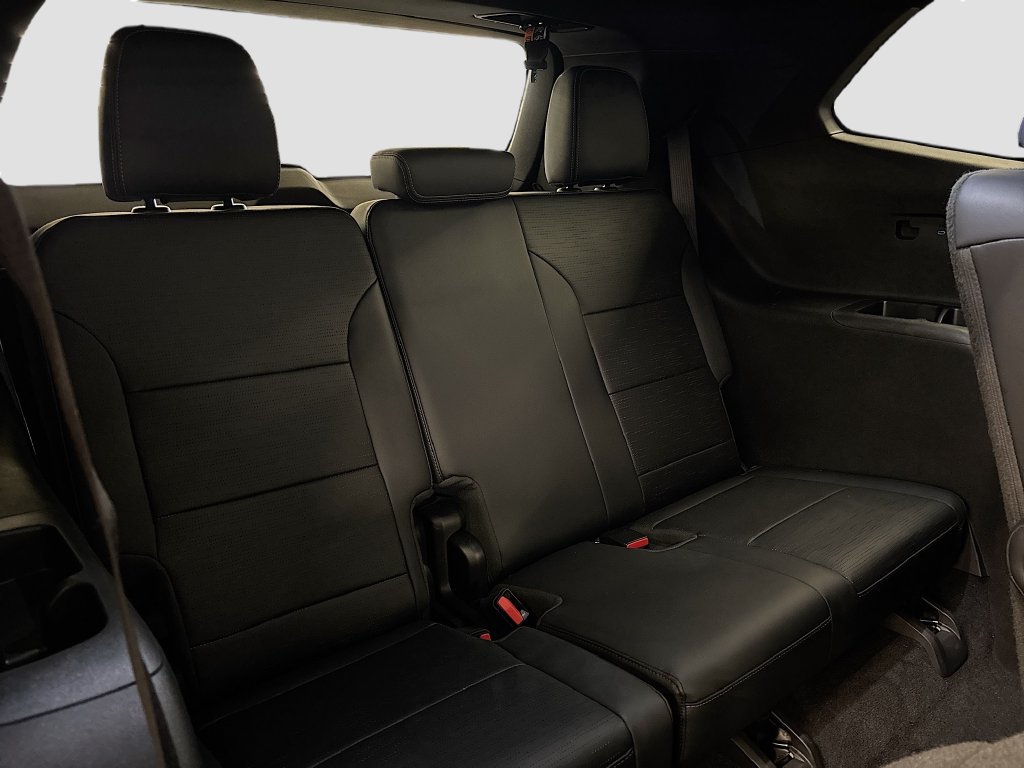 Used 2025 Buick Enclave Sport Touring w/ Super Cruise Package FWD image 19